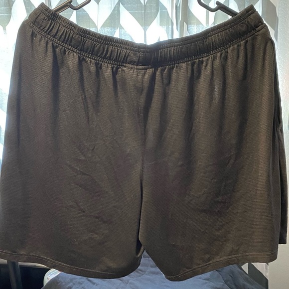 Head Shorts​​​​​​ - Picture 3 of 3